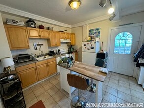 38 Bond St, Unit 3R in Somerville, MA - Foto de edificio - Building Photo