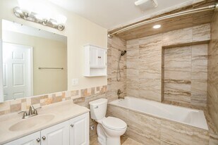 4113 Edison St in Houston, TX - Building Photo