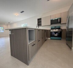 2788 NW 9th Pl in Fort Lauderdale, FL - Building Photo - Building Photo