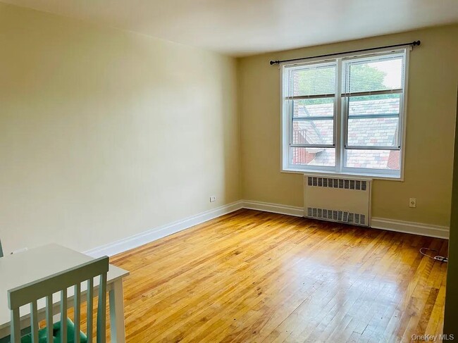 88-01 35th Ave in Queens, NY - Building Photo - Building Photo