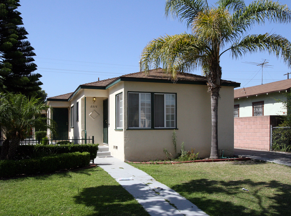 2516 Illinois Ave in South Gate, CA - Foto de edificio