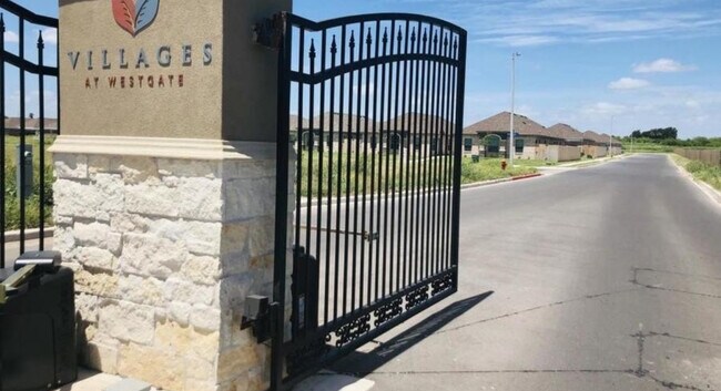 2001 Jackson St, Unit 4 in Weslaco, TX - Foto de edificio - Building Photo