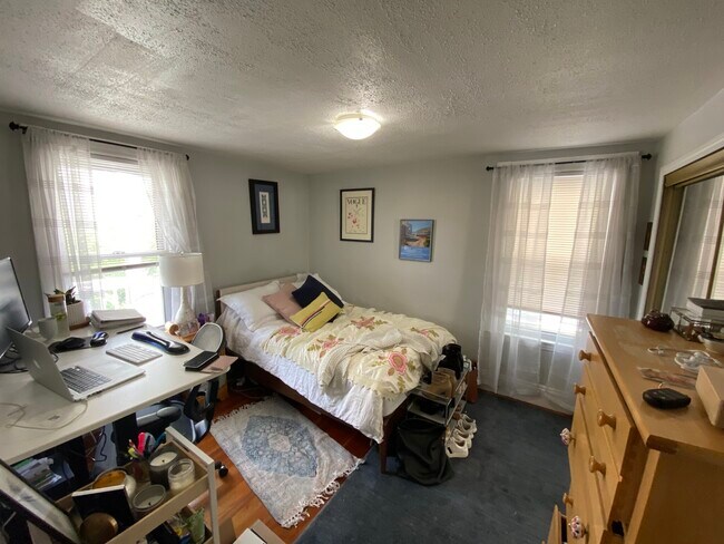 41 Belknap St, Unit 2 in Somerville, MA - Building Photo - Building Photo
