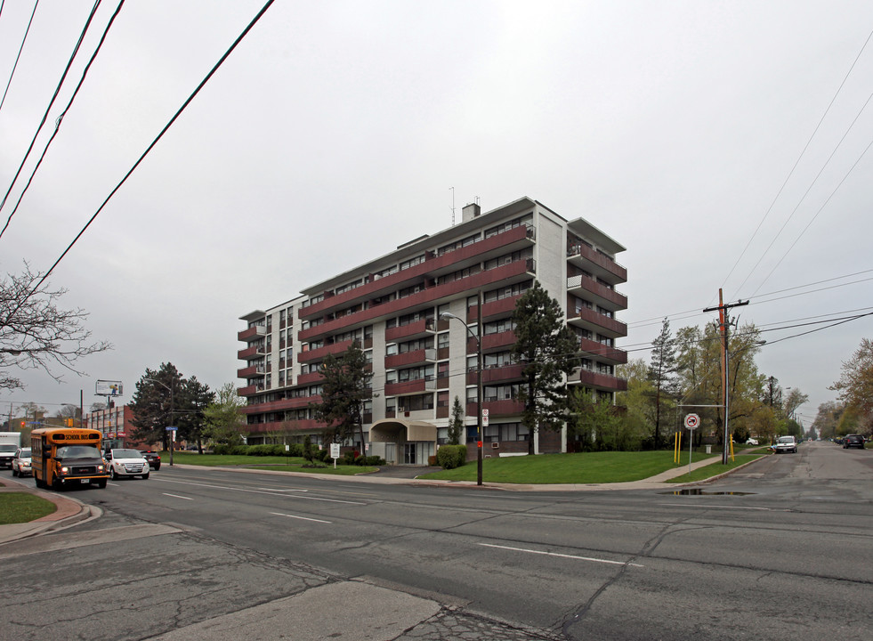 Caleta Apartments in Toronto, ON - Building Photo