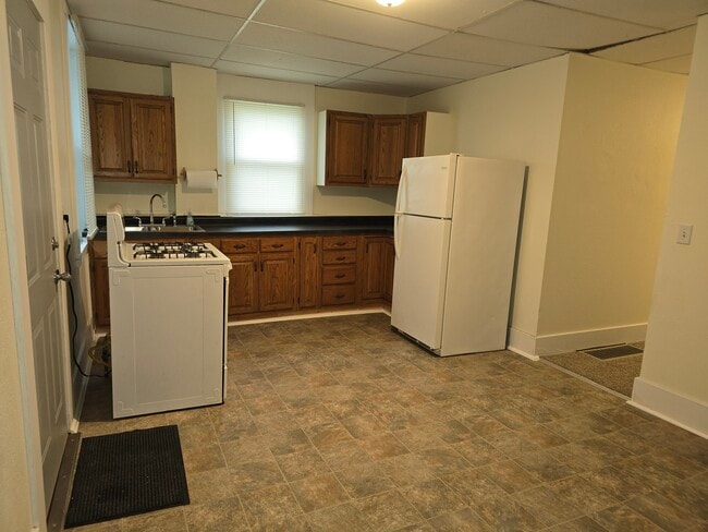 1645 Elm St, Unit 1645 Elm in Dubuque, IA - Building Photo - Building Photo