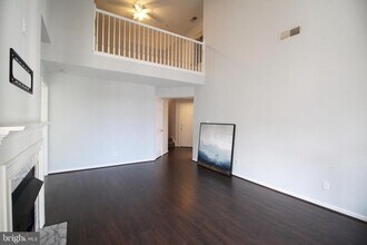 46598 Drysdale Terrace in Cascades, VA - Building Photo - Building Photo