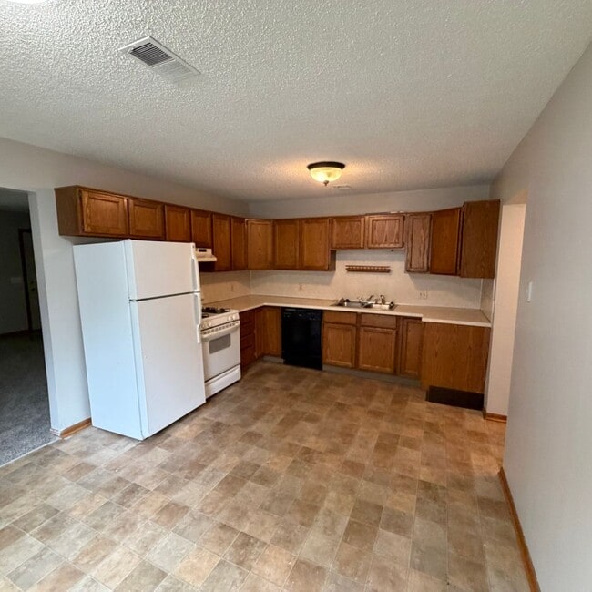 7421-7431 Regal Ave SE in Grand Rapids, MI - Foto de edificio - Building Photo