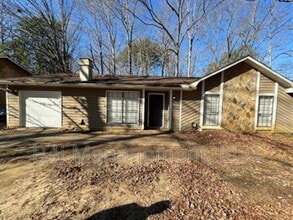8103 Creekstone Ct in Riverdale, GA - Building Photo - Building Photo