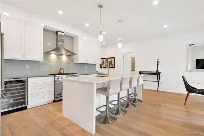 property at 8 Boulevard W