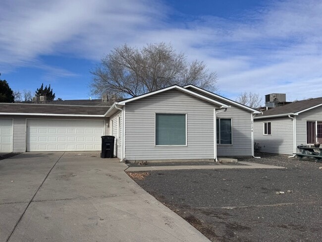 property at 2912 Dawn Dr