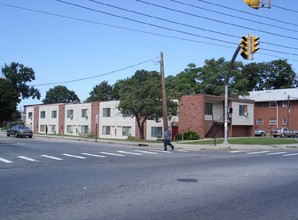 151 W Columbia St in Hempstead, NY - Building Photo - Building Photo