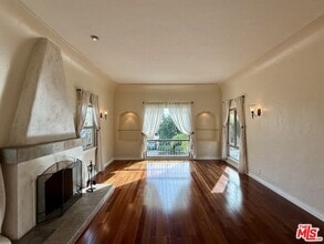 1227 Ridgeley Dr in Los Angeles, CA - Building Photo - Building Photo