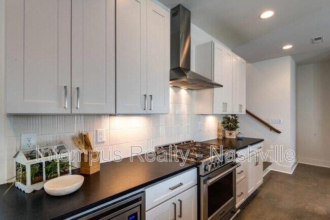 958 9th Ave S in Nashville, TN - Building Photo - Building Photo
