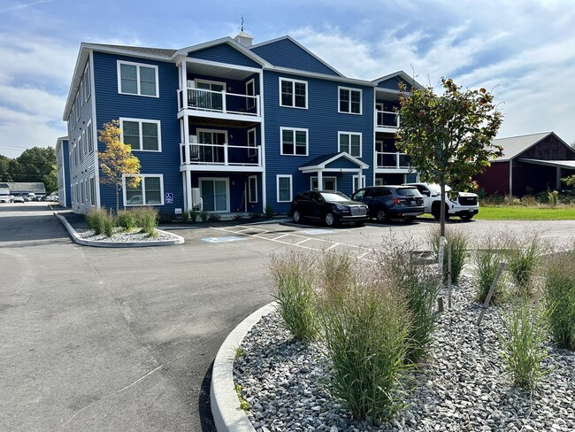 2-4 Diane Way in Windham, ME - Building Photo - Building Photo