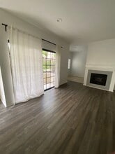 930 S Venice Blvd, Unit 110 in Los Angeles, CA - Foto de edificio - Building Photo