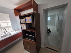 7388 S Waterway Dr in Miami, FL - Building Photo - Building Photo