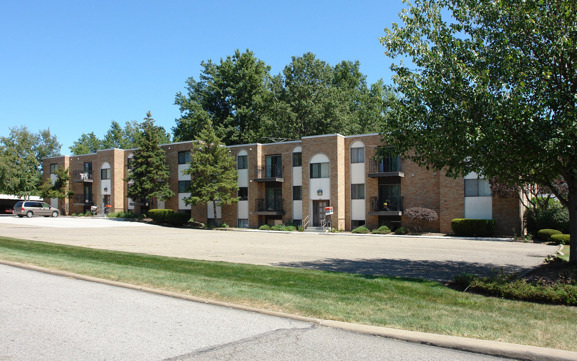 Fairview Manor in Niles, OH - Foto de edificio