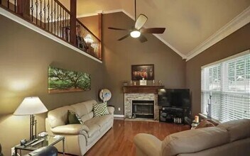 4701 Shenandoah Dr in Louisville, KY - Building Photo - Building Photo