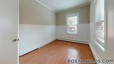 310 Lowell St in Somerville, MA - Building Photo - Building Photo