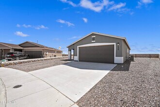 1056 Nalito Beltran Pl in Horizon City, TX - Building Photo - Building Photo
