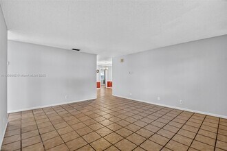 6858 S Congress Ave in Atlantis, FL - Building Photo - Building Photo