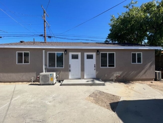 1081 E Nocta St in Ontario, CA - Building Photo - Building Photo