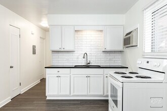 110 N Webster St in Naperville, IL - Building Photo - Building Photo