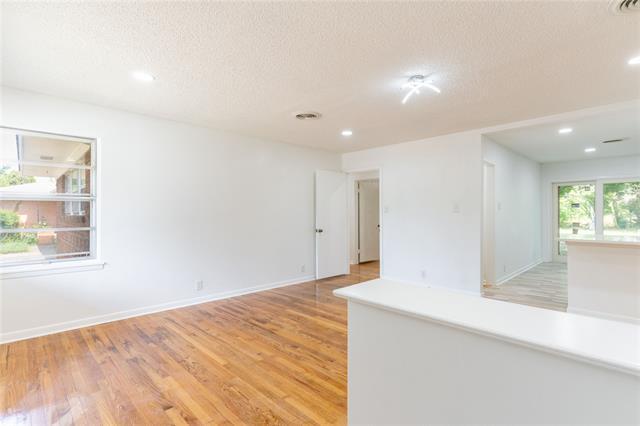 1717 Crescent St in Denton, TX - Building Photo - Building Photo