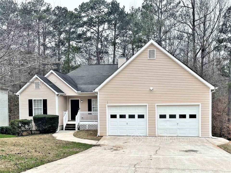 7259 Brittany Way in Douglasville, GA - Building Photo