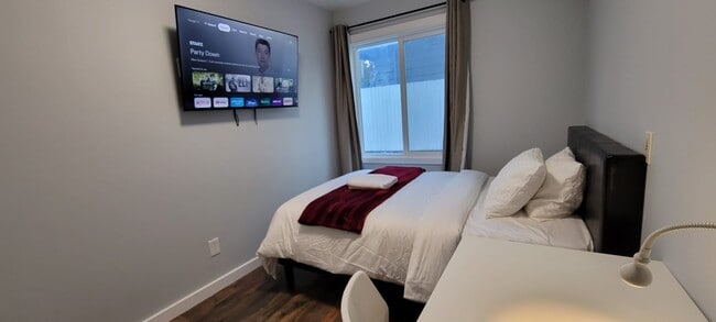 19925 Wallingford Ave N in Shoreline, WA - Foto de edificio - Building Photo