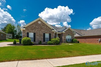 8821 Belle Mor Dr NW in Madison, AL - Foto de edificio - Building Photo