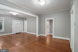 2417 Washington Blvd in Arlington, VA - Building Photo - Building Photo
