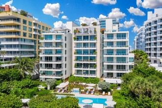 125 Ocean Dr in Miami Beach, FL - Building Photo - Building Photo