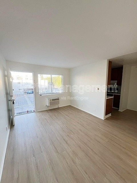 6624 Sylmar Ave in Los Angeles, CA - Building Photo - Building Photo