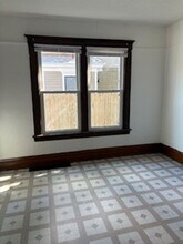 211 Clay St in Waterloo, IA - Building Photo - Building Photo