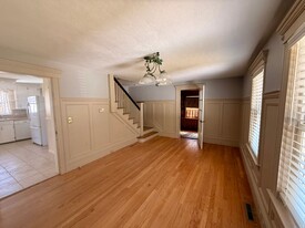 354 Chapin St in Ludlow, MA - Building Photo