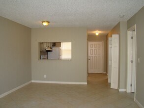 11573 NW 45th St in Coral Springs, FL - Building Photo - Building Photo