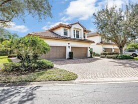 8138 Saratoga Dr in Naples, FL - Building Photo