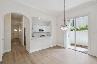 2704 E Central Blvd in Orlando, FL - Foto de edificio - Building Photo