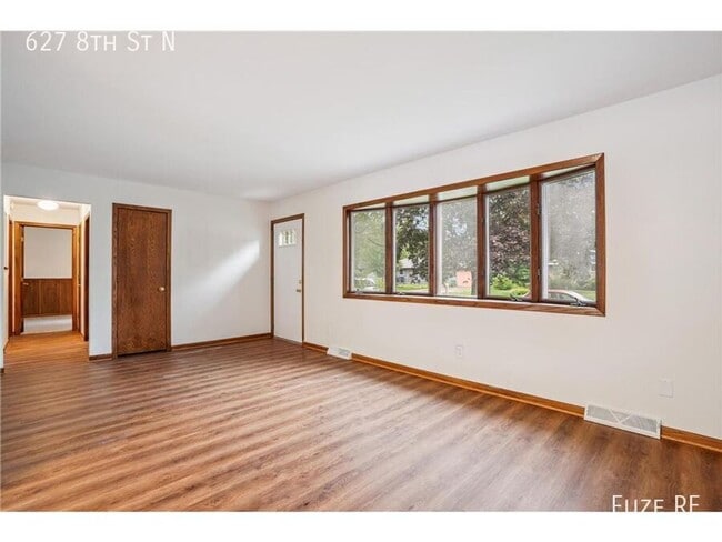 627 8th St N in Hudson, WI - Building Photo - Building Photo