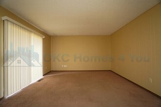 7020 Woodlake Dr in Oklahoma City, OK - Building Photo - Building Photo