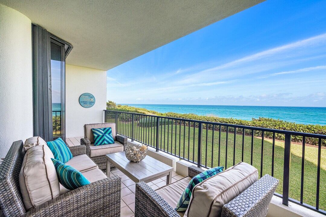 800 Ocean Dr in Juno Beach, FL - Foto de edificio