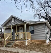 2210 Salu St in Alton, IL - Building Photo