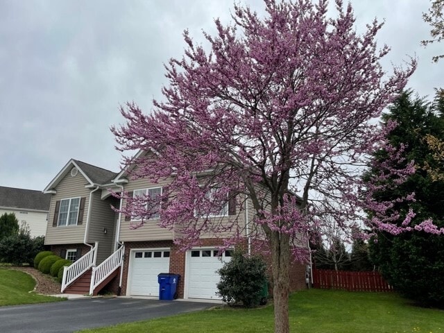 property at 60 Alexander Ct NW