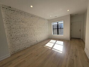 1334 W Bryn Mawr Ave in Chicago, IL - Foto de edificio - Building Photo