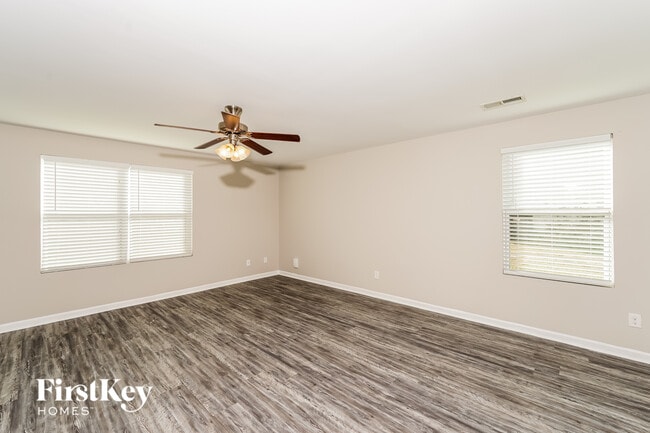 4668 Deer Foot Path in Pinson, AL - Foto de edificio - Building Photo