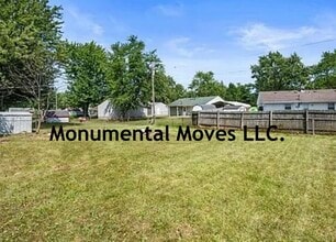 1808 Woodbine Dr in Anderson, IN - Foto de edificio - Building Photo