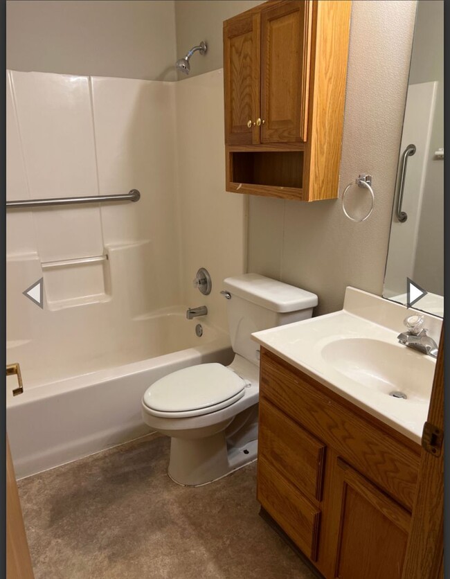 631 Donna Dr-Unit -631-3 in Rockford, IL - Building Photo - Building Photo