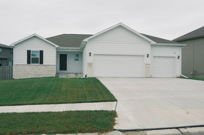 property at 1075 Hazel Ln