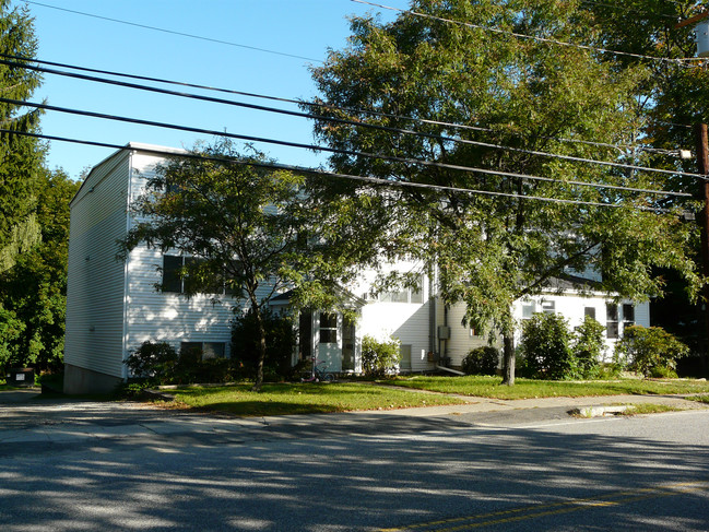 247 Main St in Maynard, MA - Foto de edificio - Building Photo